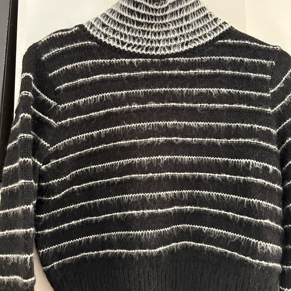 Topshop Sweater - Picture 2 of 4